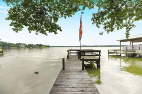 Spacious House W Lake Life